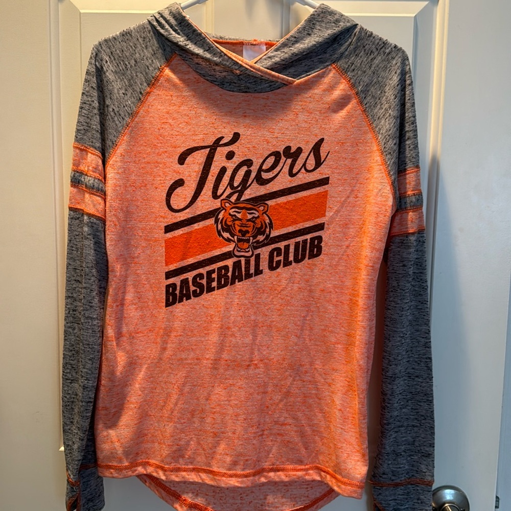 Women’s Small hooded long sleeve